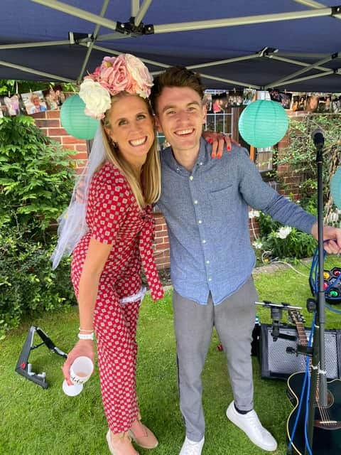 4X40 Minute Sets from Experienced Wedding Singer (30-100 Miles from Uxbridge)